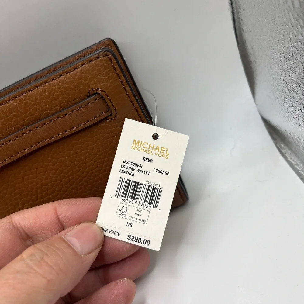 Michael Kors Reed Lg Bifold Pebbled Leather Snap Wallet Card Case. NWT